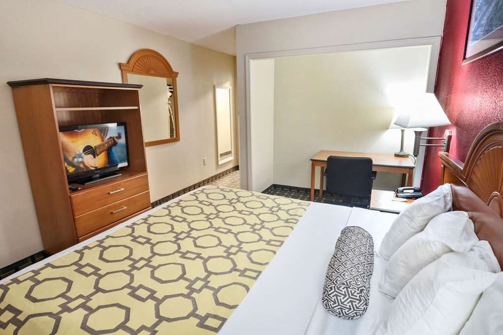 萨凡纳普勒旅程住宿套房酒店主图