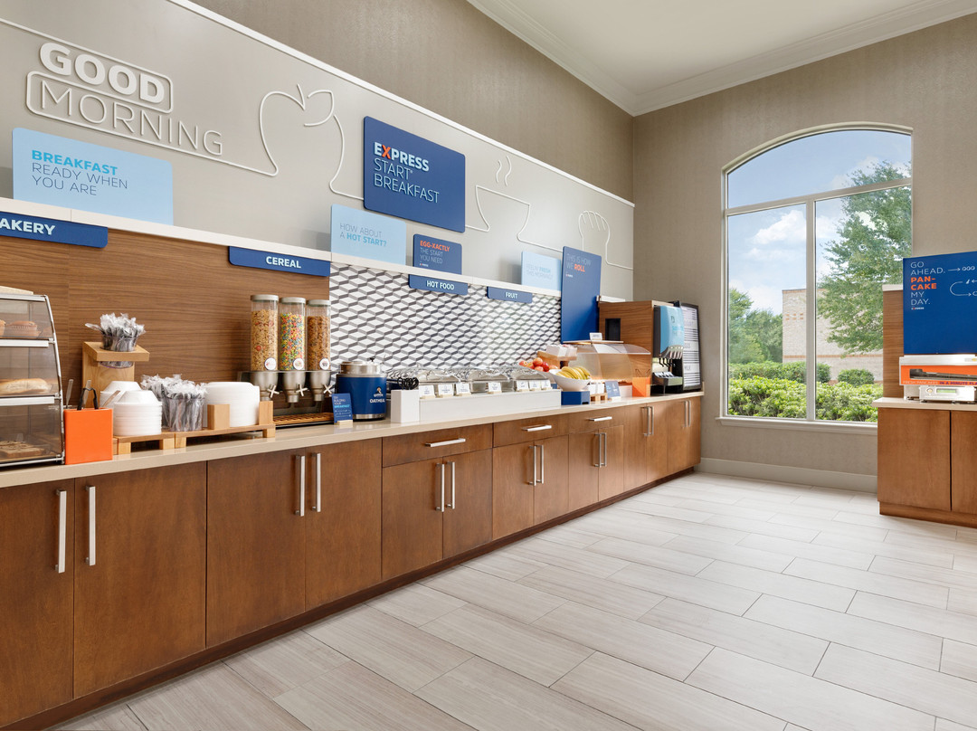 Holiday Inn Express & Suites Auburn - University Area by IHG主图