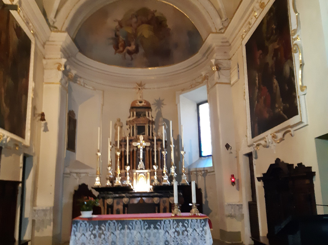 Chiesa dei SS. Pietro e Paolo-Dervio必去景点