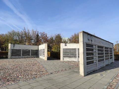 Park Ocalałych-罗兹必去景点