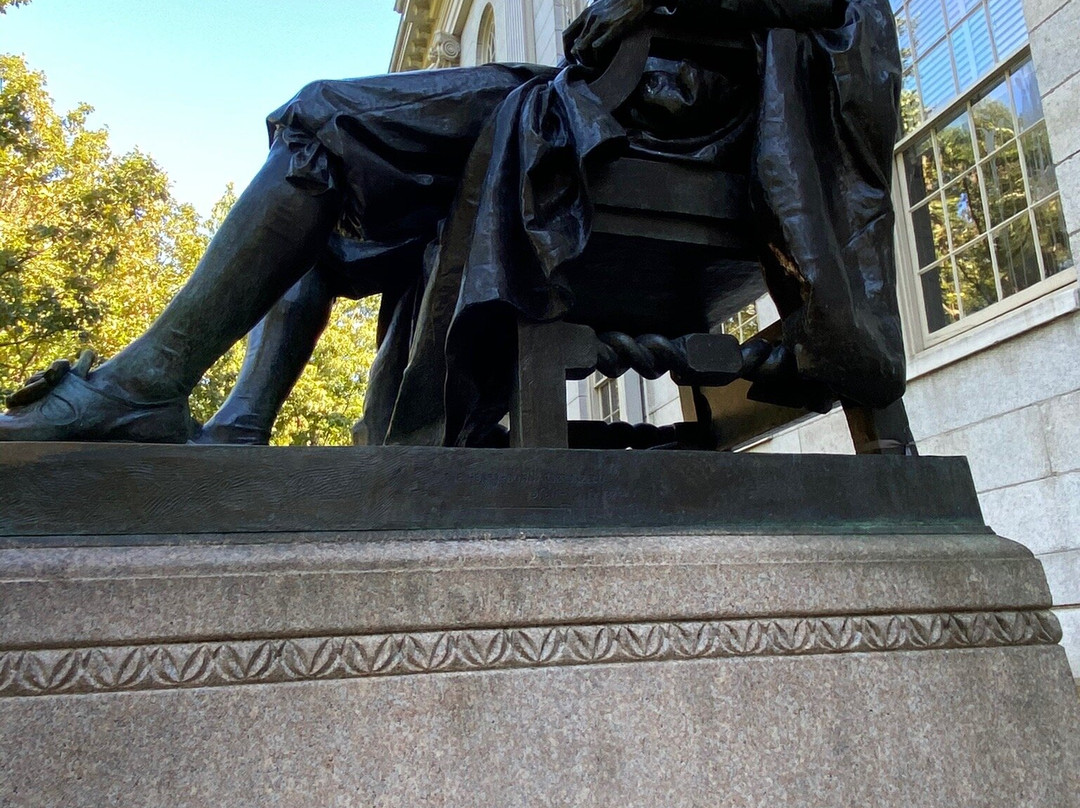 John Harvard Statue景点图片