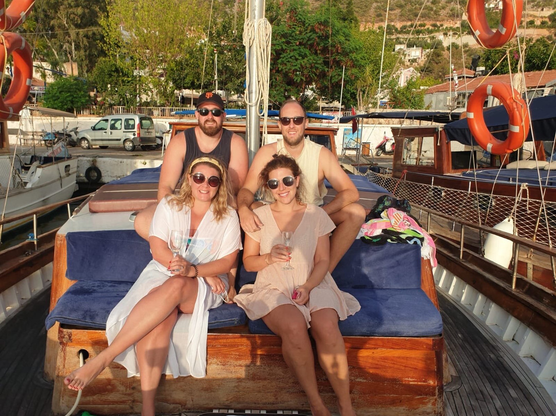 Zeus Boat - Daily Boat Trip-卡尔坎必去景点