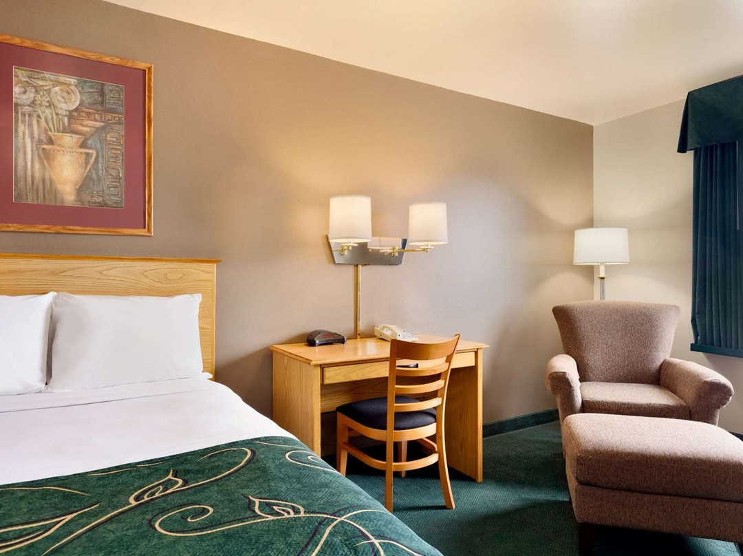 Travelodge by Wyndham Yermo主图