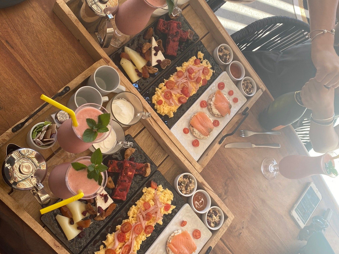 White and Grey主图