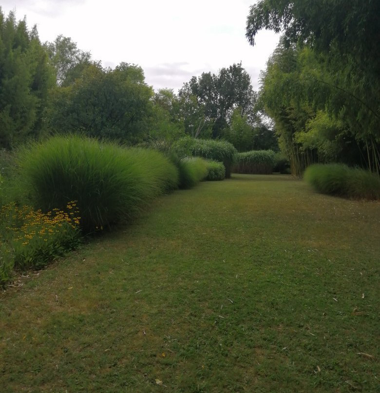 Le Parc aux Bambous-Lapenne必去景点