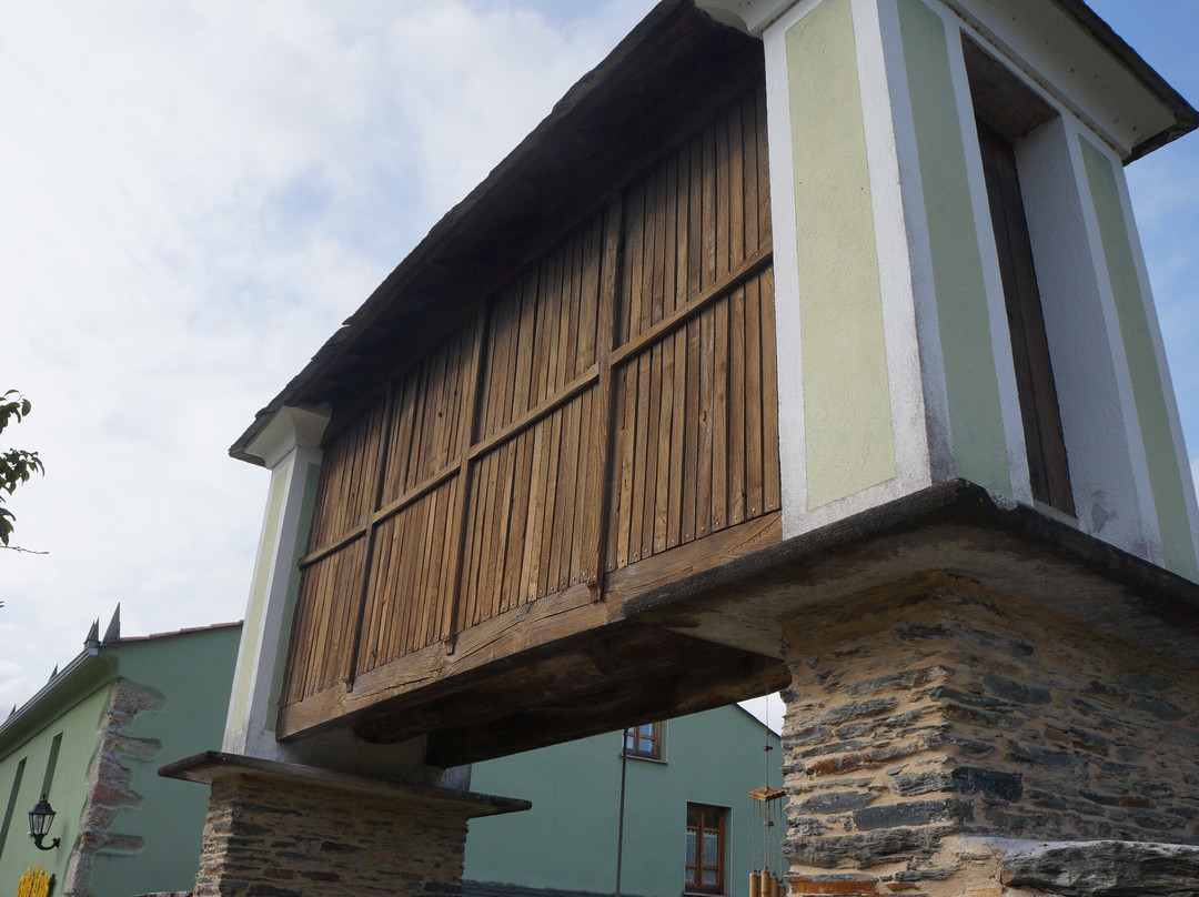 OS Tres Teixos主图