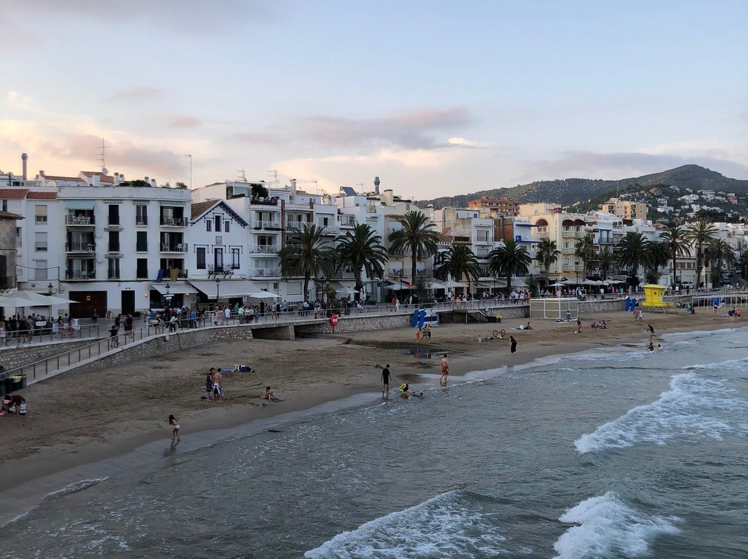 Platja de Sant Sebastià-锡切斯必去景点