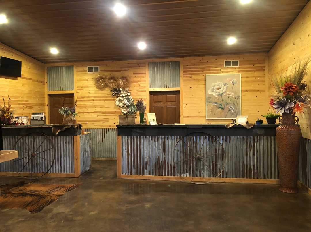 Big Horse Inn & Suites主图