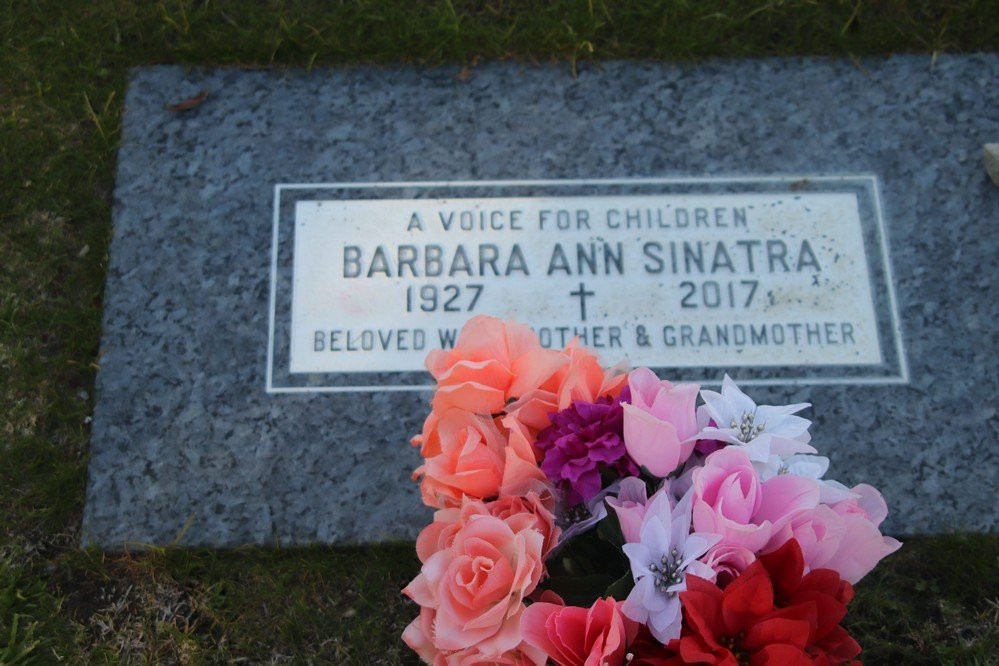 Frank Sinatra Gravesite-大教堂城必去景点