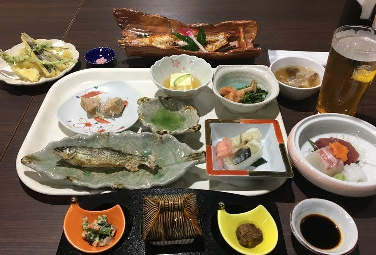 川汤绿屋山水馆酒店主图