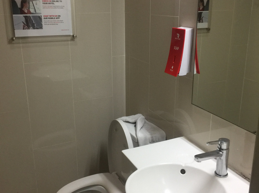 普吉岛芭东红色星球酒店主图