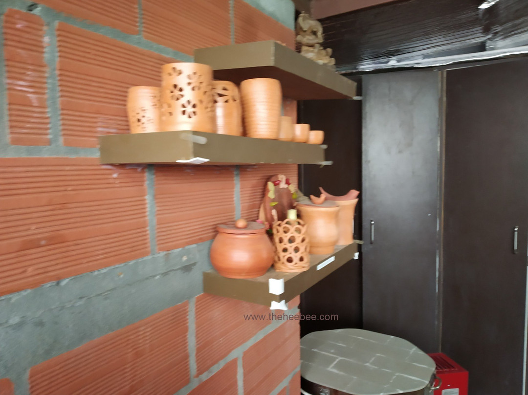 Mud Effects Pottery Studio景点图片