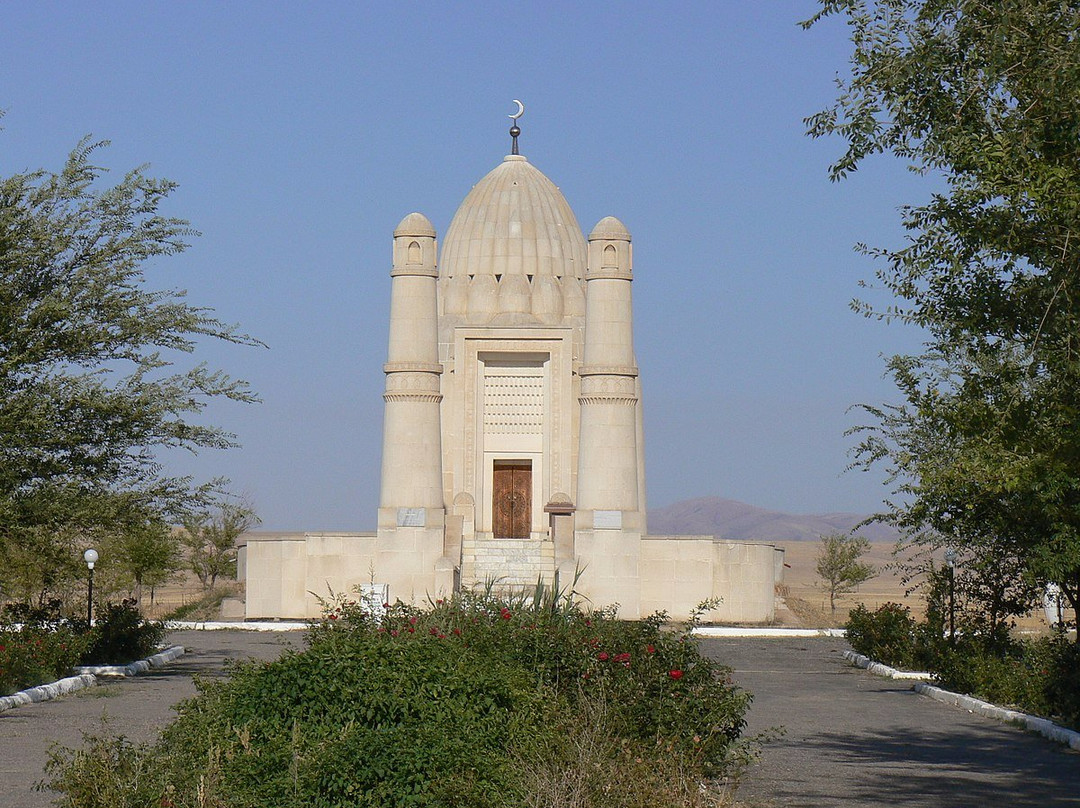Domalak Ana Mausoleum景点图片