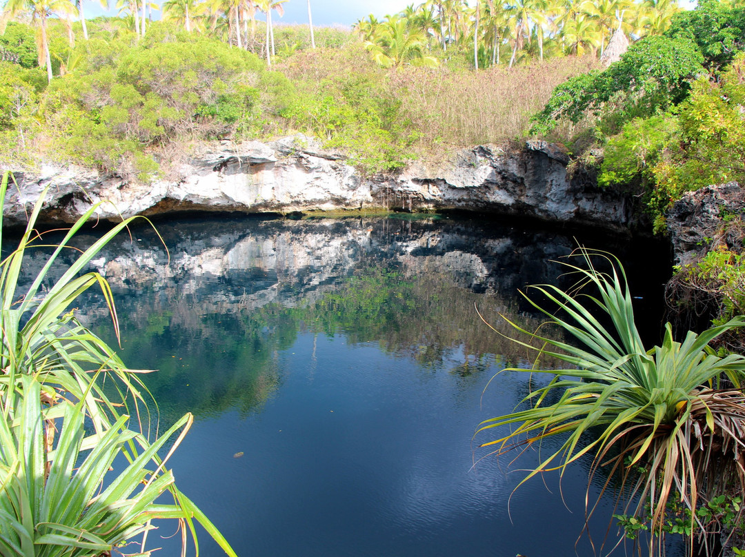 Blue Hole of Hanawa-Ouvea必去景点
