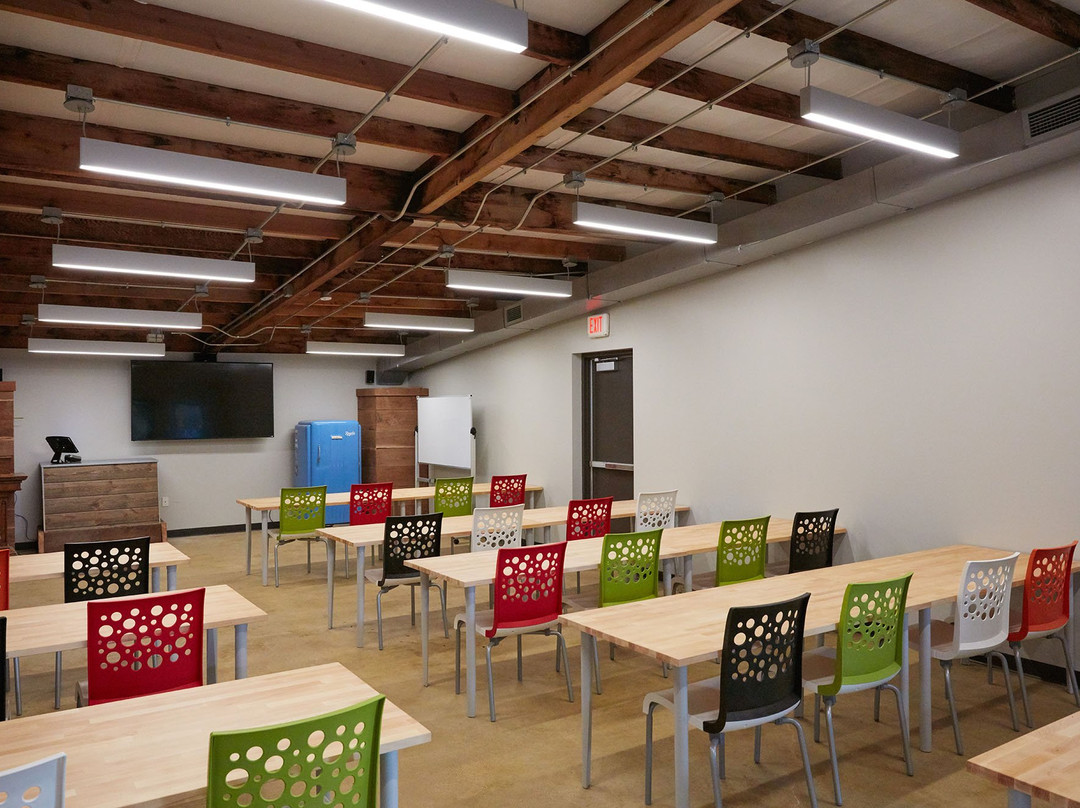 Colonial Gardens-Blue Springs必去景点