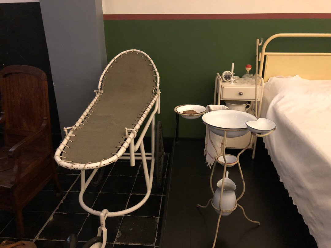 Hospital Notre Dame de la Rose Museum景点图片