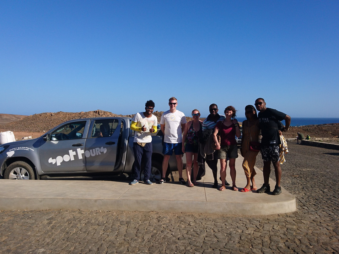 Spot Travel Tours-Espargos必去景点