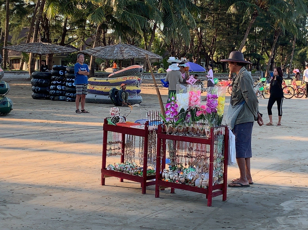 Lovers Island景点图片