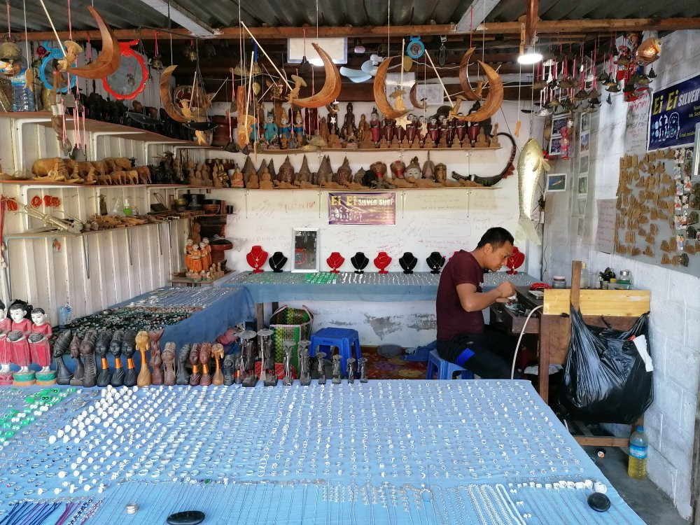 Ei Ei Silver Shop-Nyaungshwe必去景点