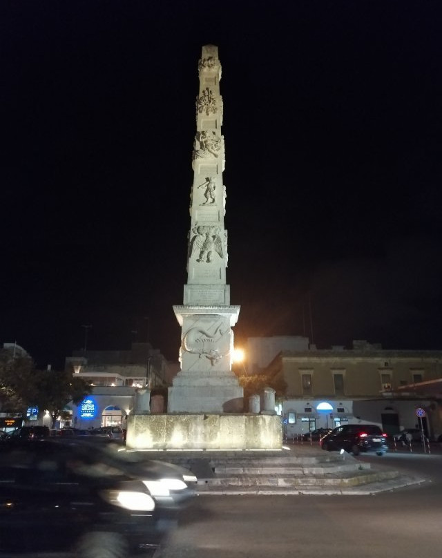 Obelisco-莱切必去景点
