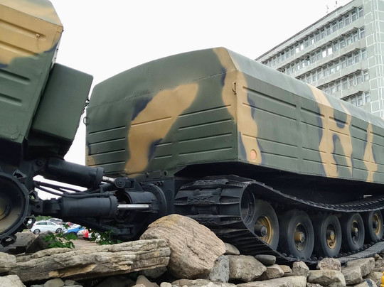 Monument to the Creators of Two-Link Conveyors Vityaz