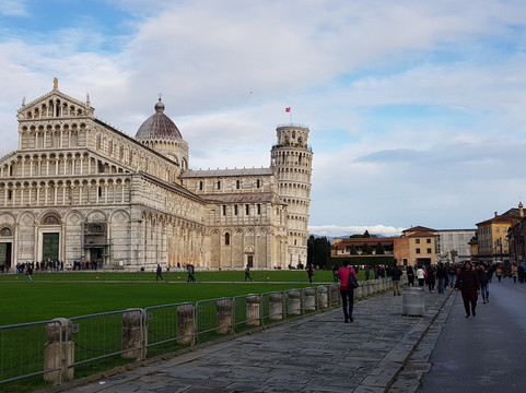 TuscanyBUScom-里窝那必去景点