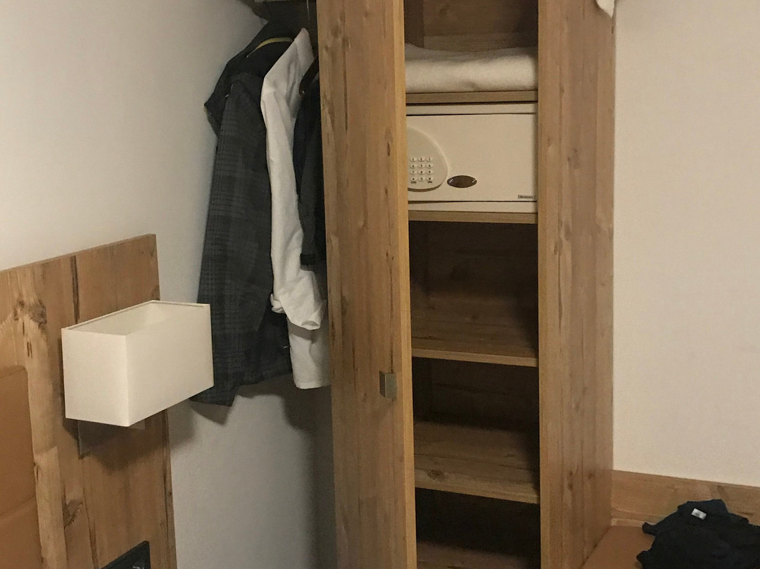 坦霍夫旅游酒店主图