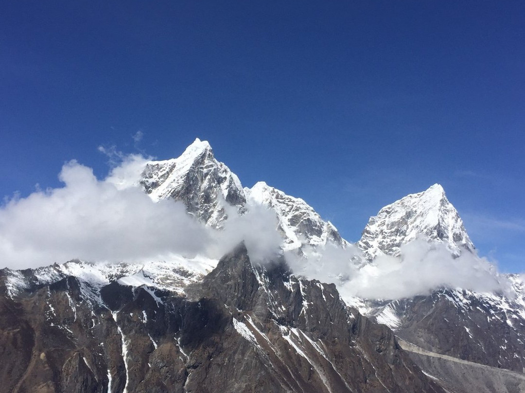 Everest base camp - Chola pass - Gokyo lakes Trek景点图片