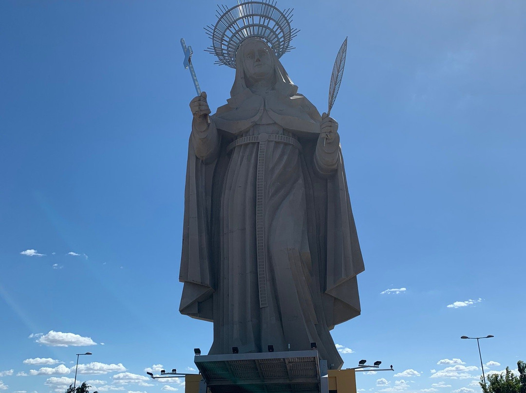 Estátua de Santa Rita de Cássia-Santa Cruz必去景点