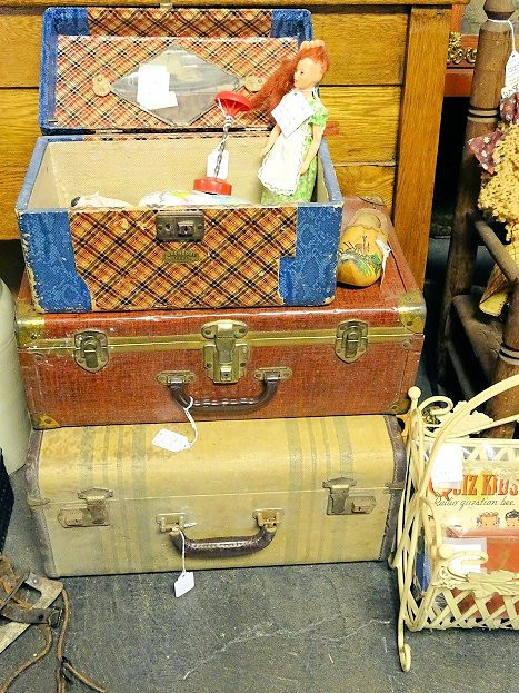 Out Of The Past Antiques-克拉克斯维尔必去景点