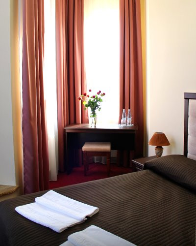 Le Bristol Hotel主图