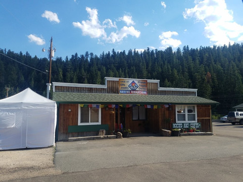 Pine旅游景点-Native Vibrations Colorado Crystals & Gifts