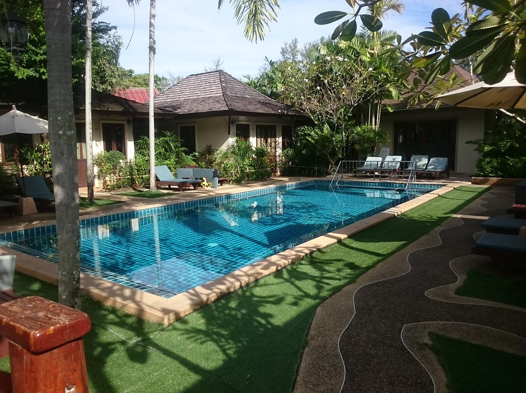 谭排别墅酒店主图