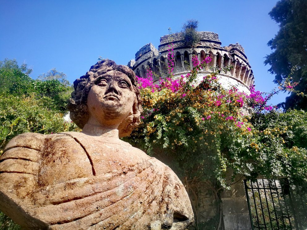 Castello Aragonese景点图片