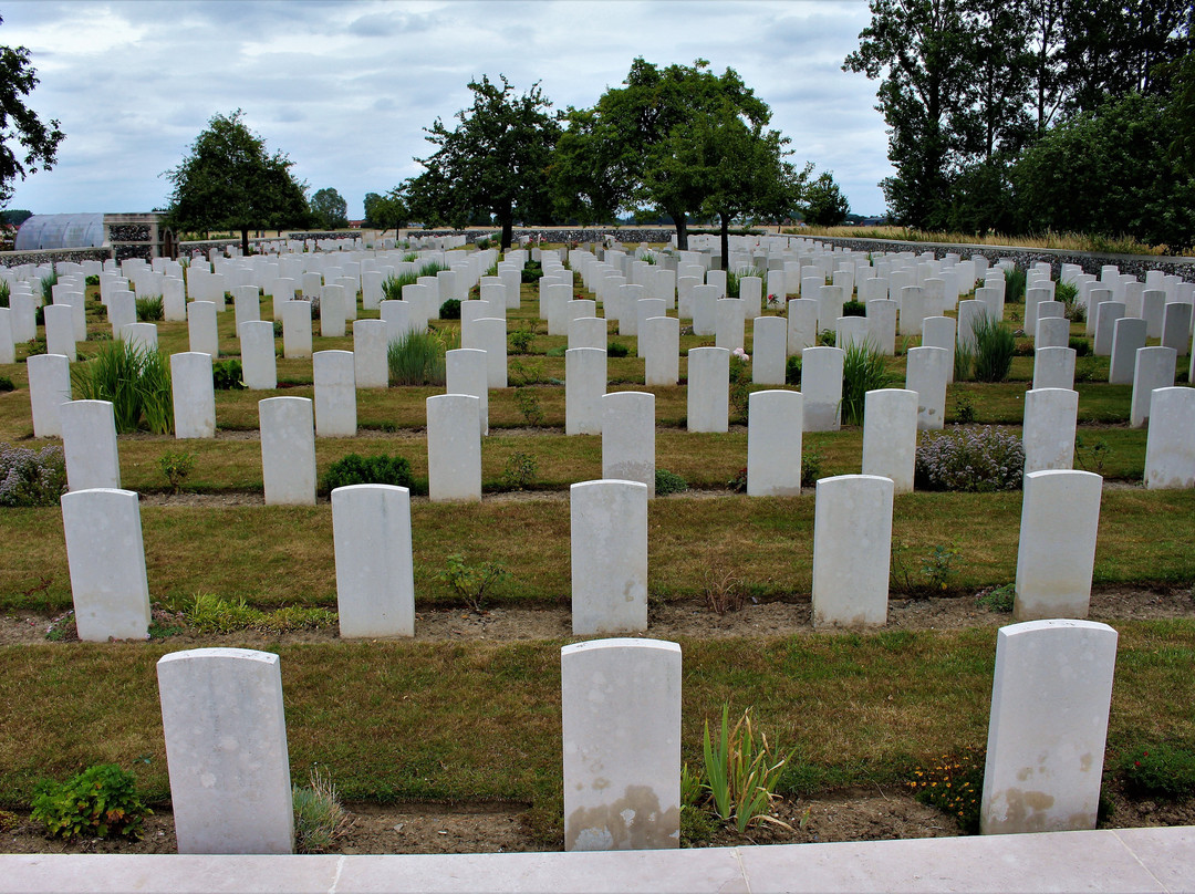 St. Vaast Post Military Cemetery景点图片