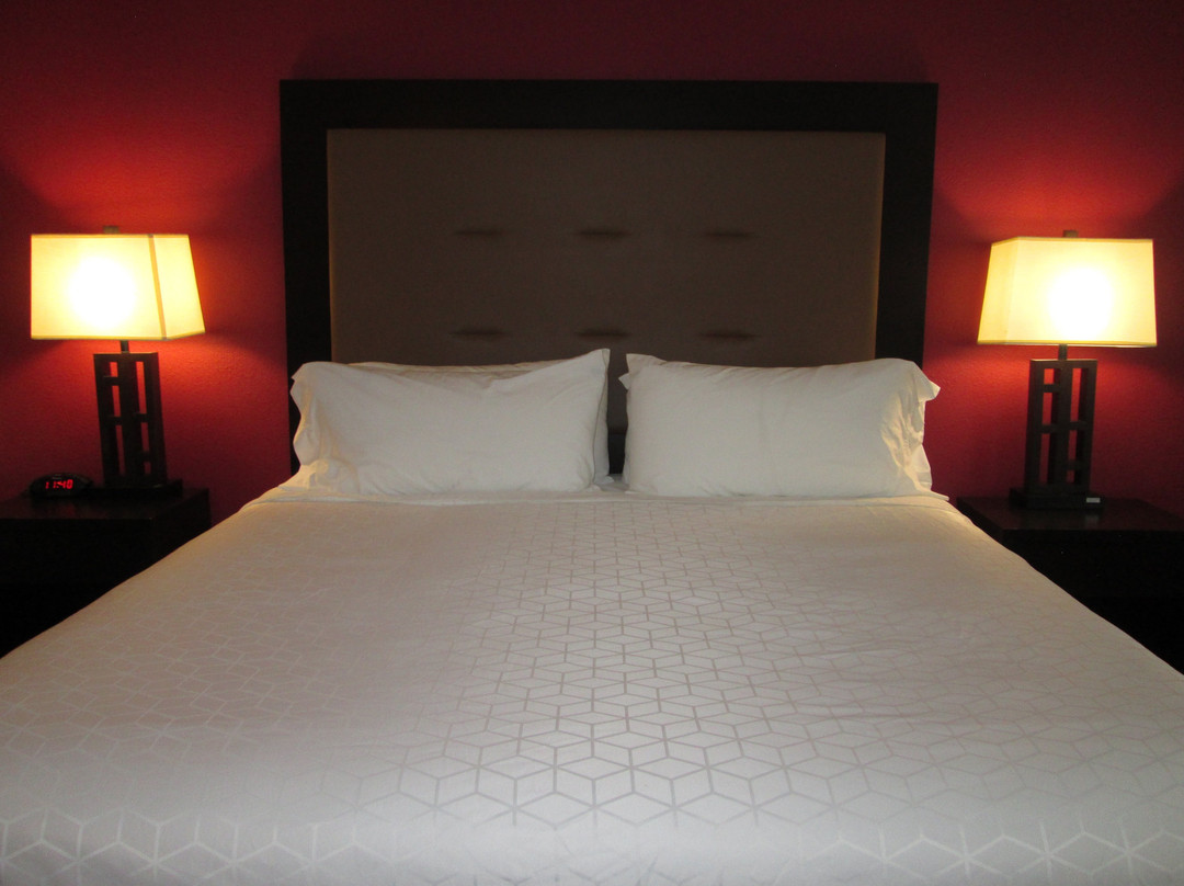 Holiday Inn Express Cloverdale (greencastle) By IHG主图