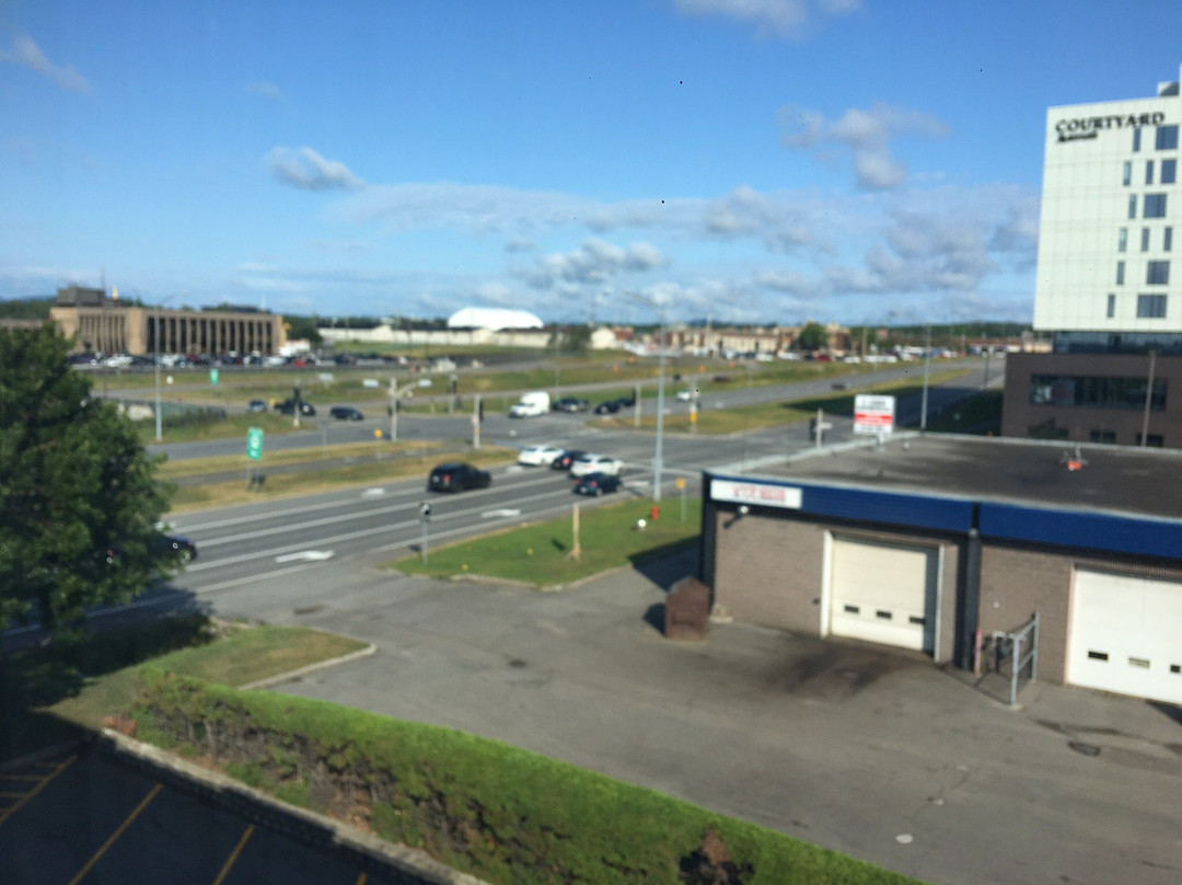 诺曼丁套房酒店主图