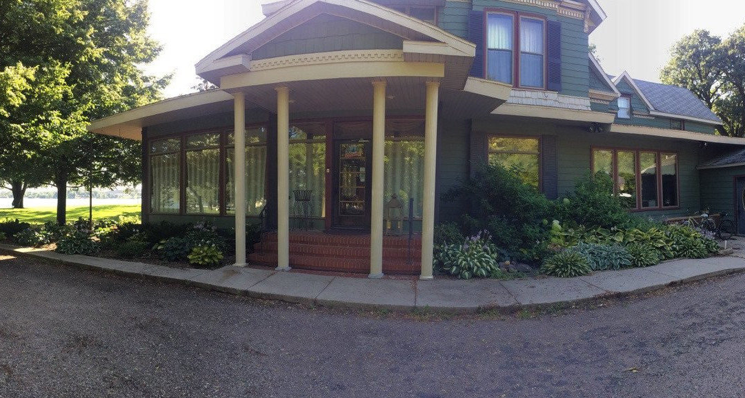 Lady on the Lake Bed & Breakfast LLC主图