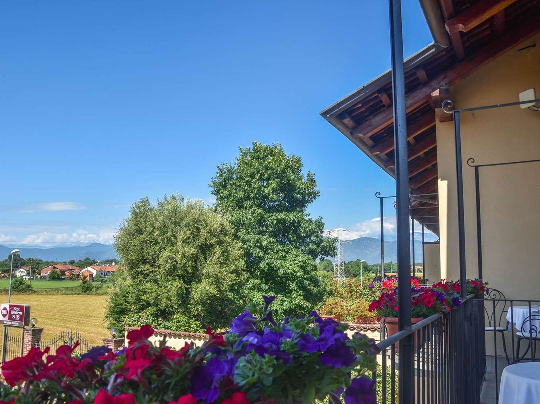 立隆迪尼酒店主图