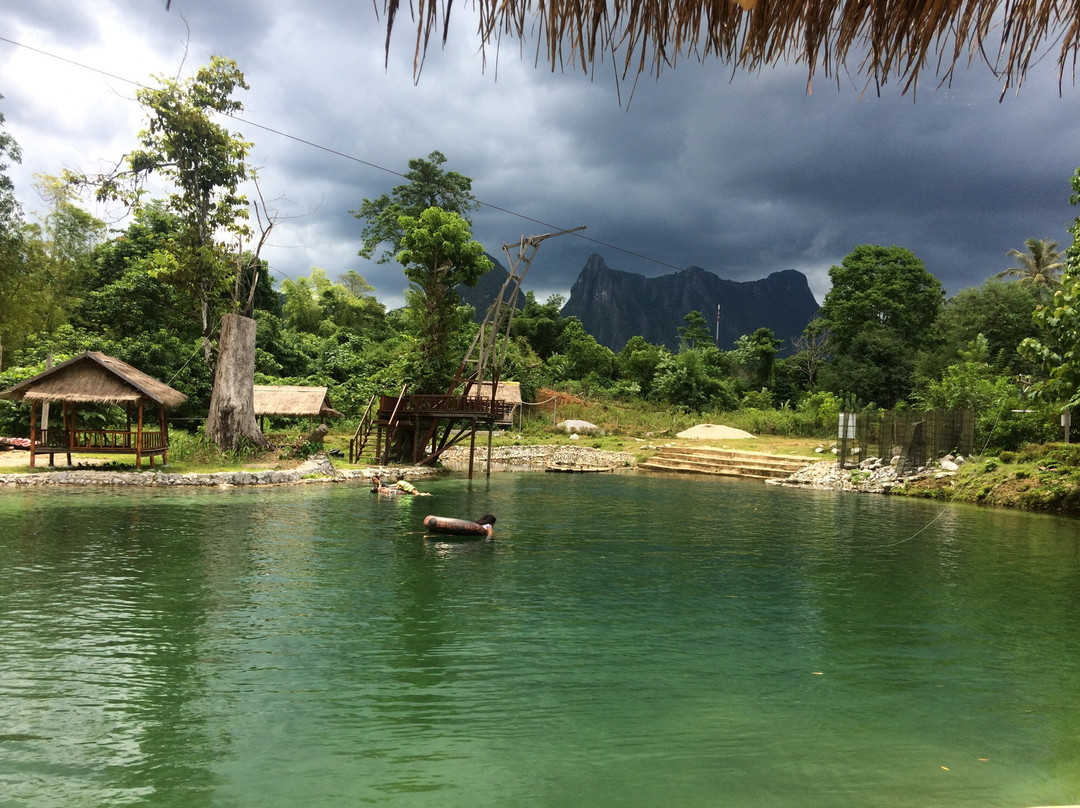 Blue Springs & Patong cave-旺阳必去景点