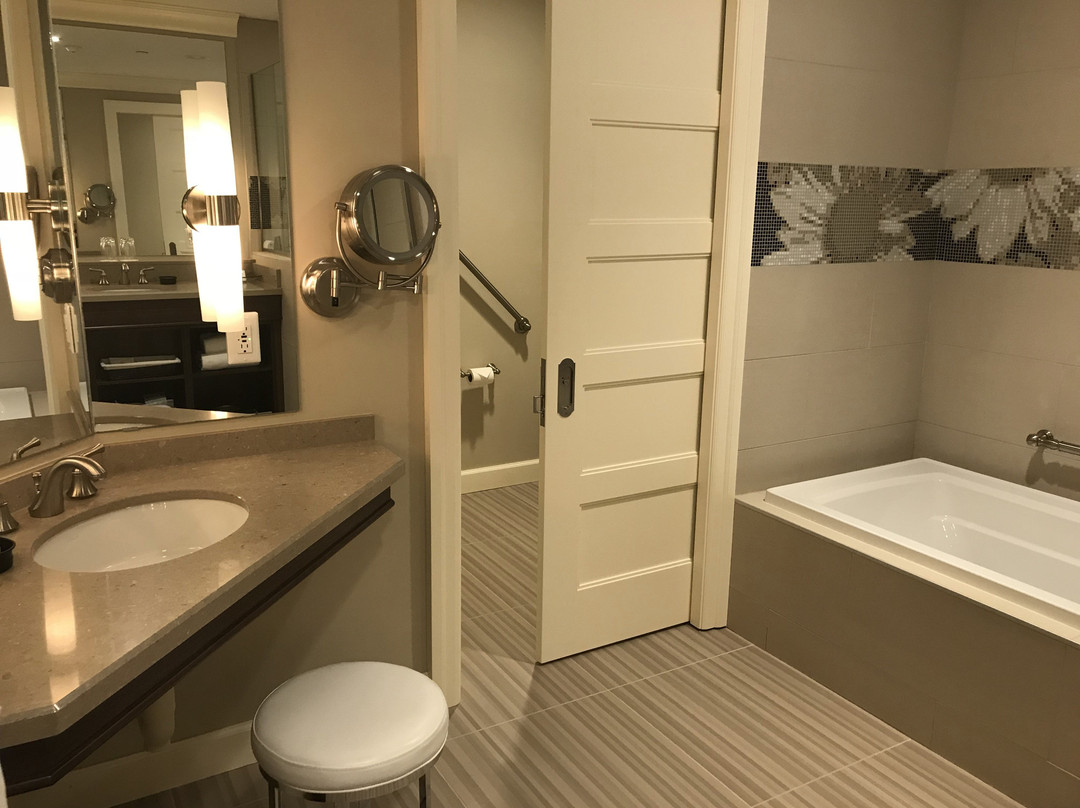 The Bruce Hotel主图