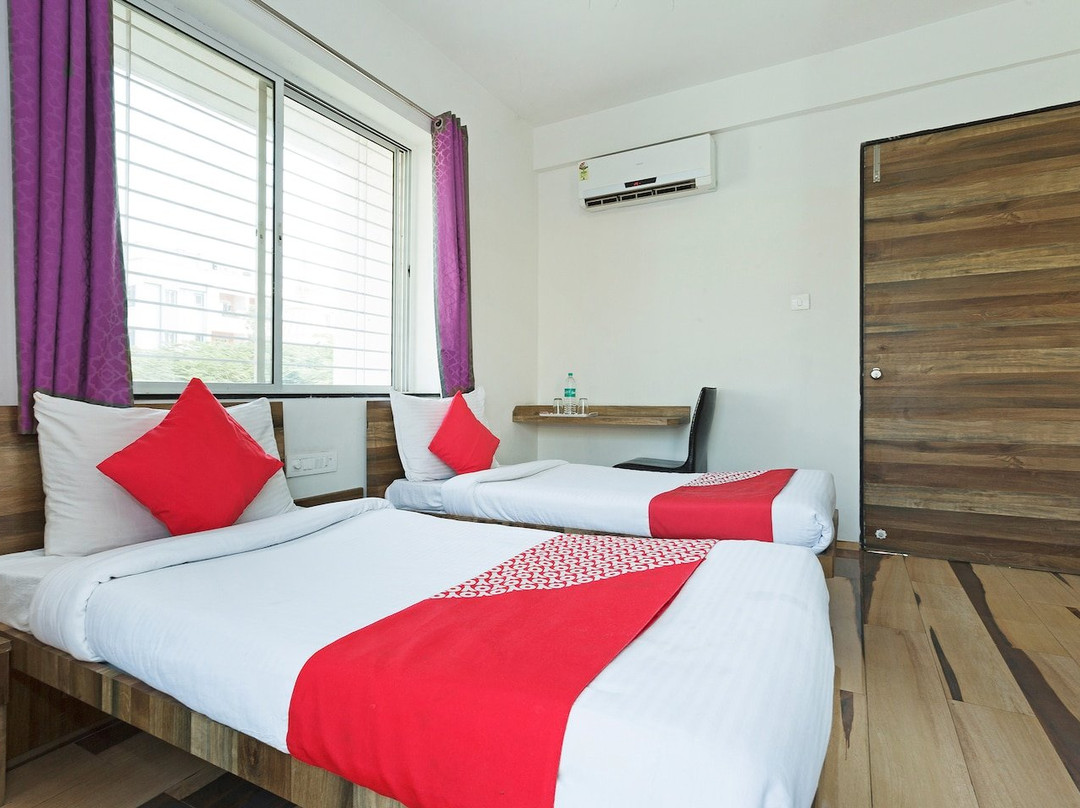 OYO 9738 Hotel House Khas Suites主图