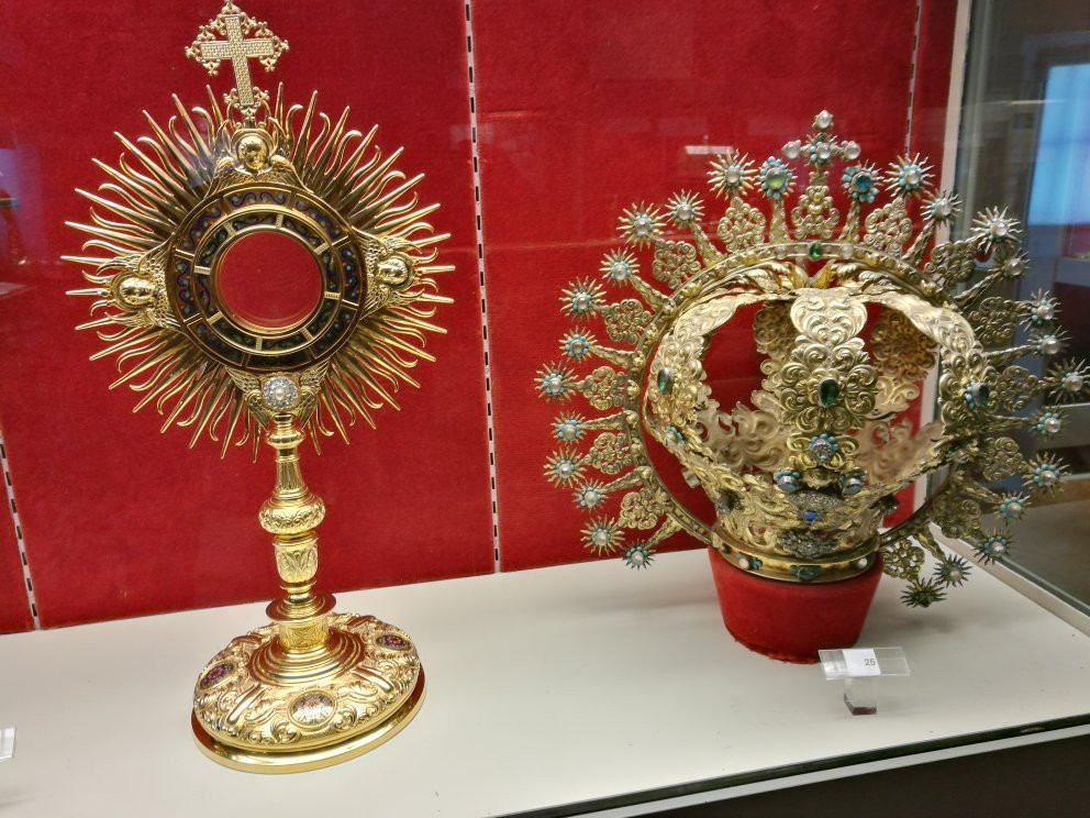 Museo-Tesoro de la Real Colegiata.景点图片