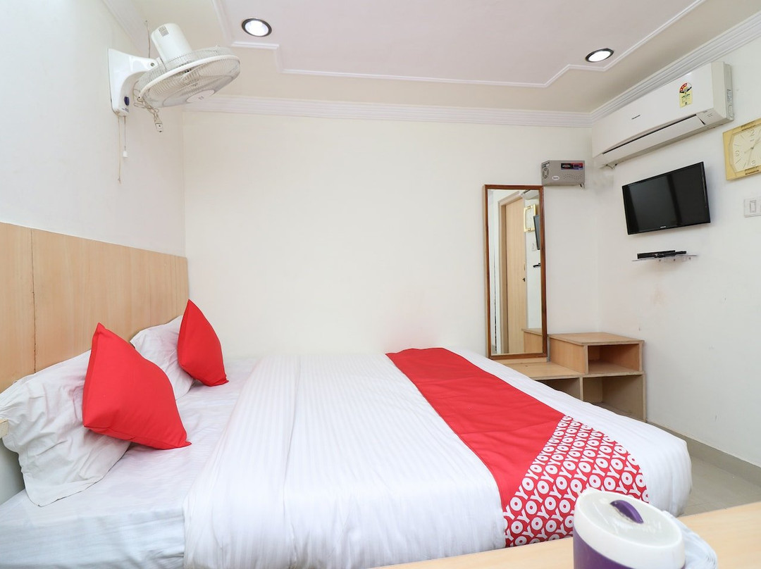 OYO 23694 Hotel Shikhar Palace主图