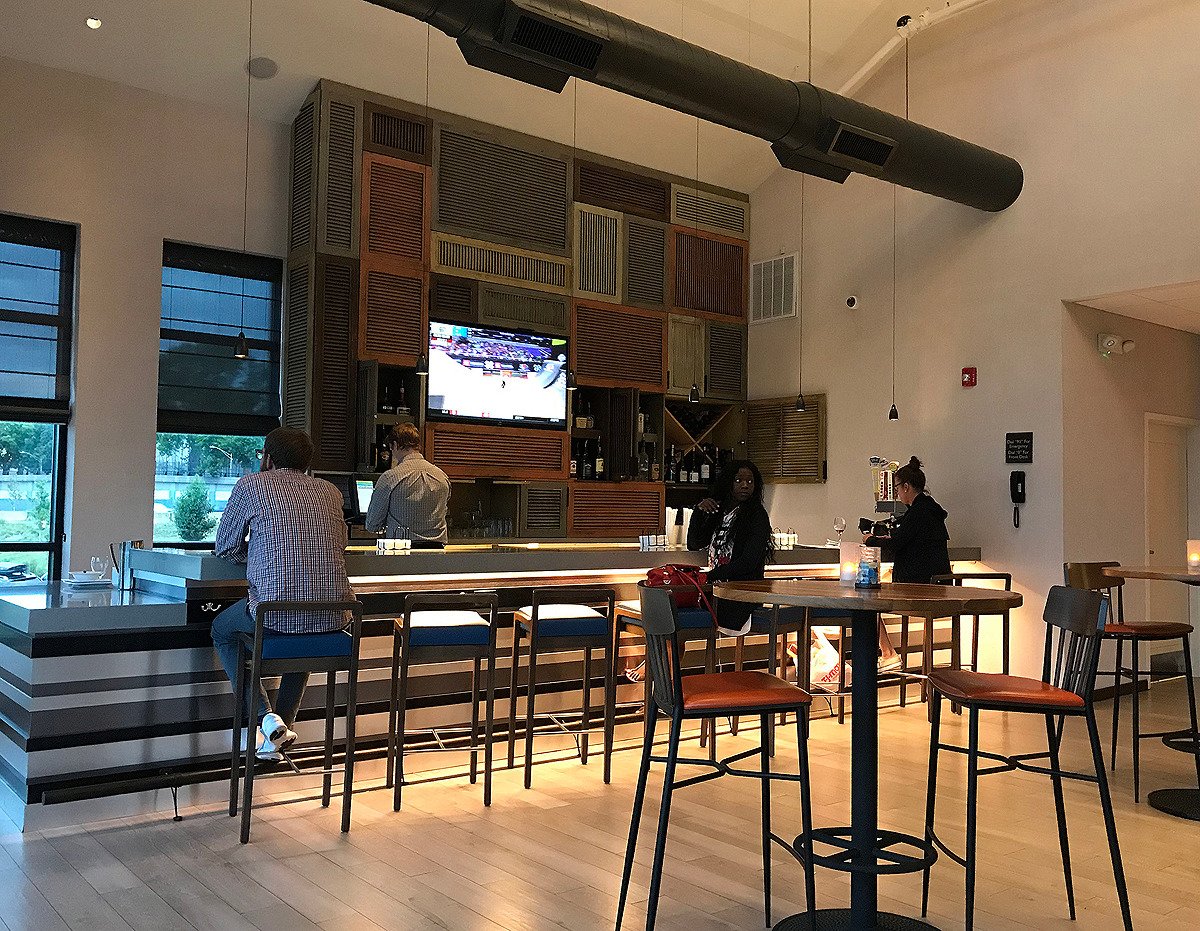 Hilton Garden Inn Providence-餐饮