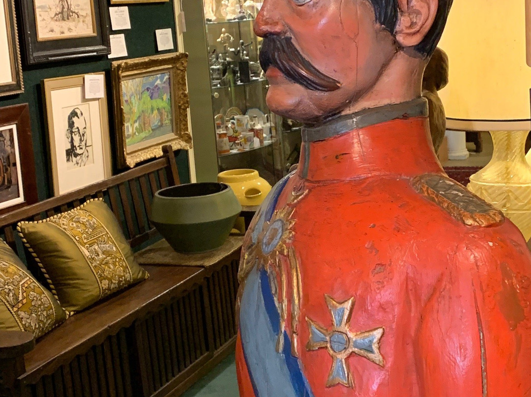 Stewart Galleries-棕榈泉市必去景点