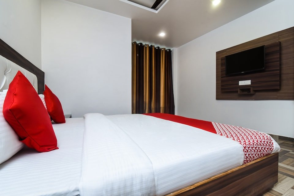 OYO 15806 Hotel Naddi Hills主图