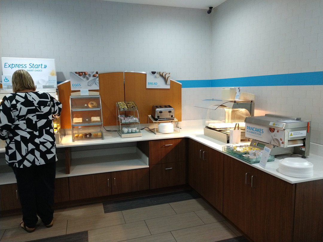 Holiday Inn Express & Suites Evansville North By IHG主图