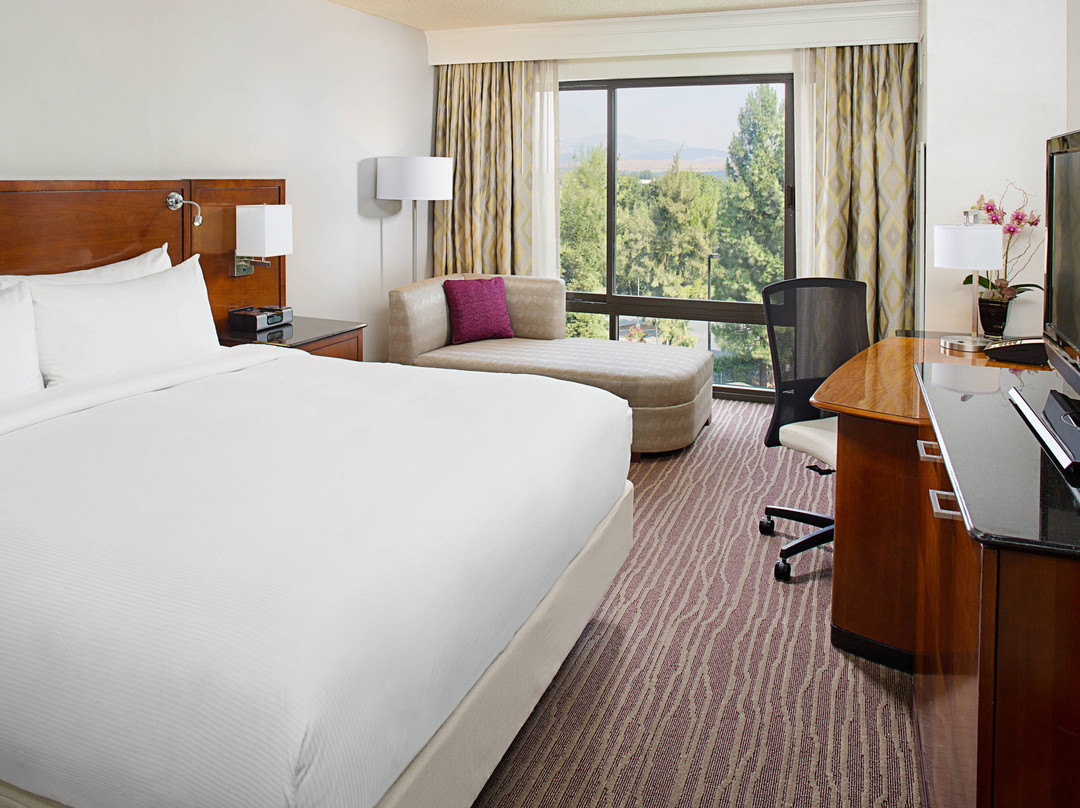 普莱森顿万豪酒店主图