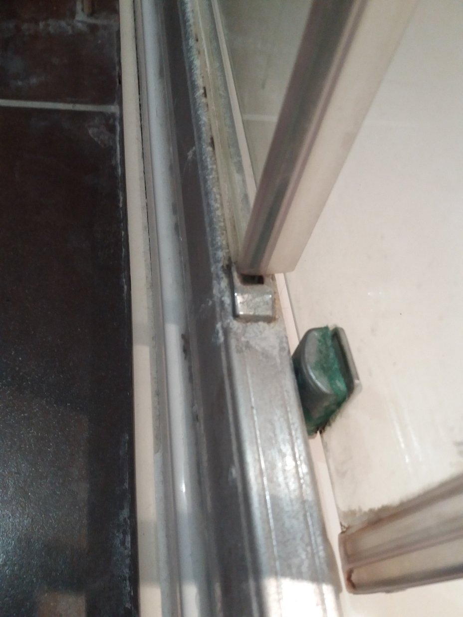 刀与砍刀酒店-浴室